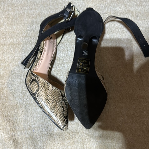 Heel - Picture 3 of 4